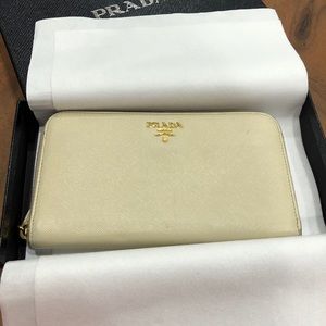 Long Wallet in Cream